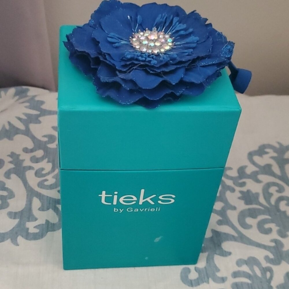 Tieks Box with Flower for Pop Pink Size 9